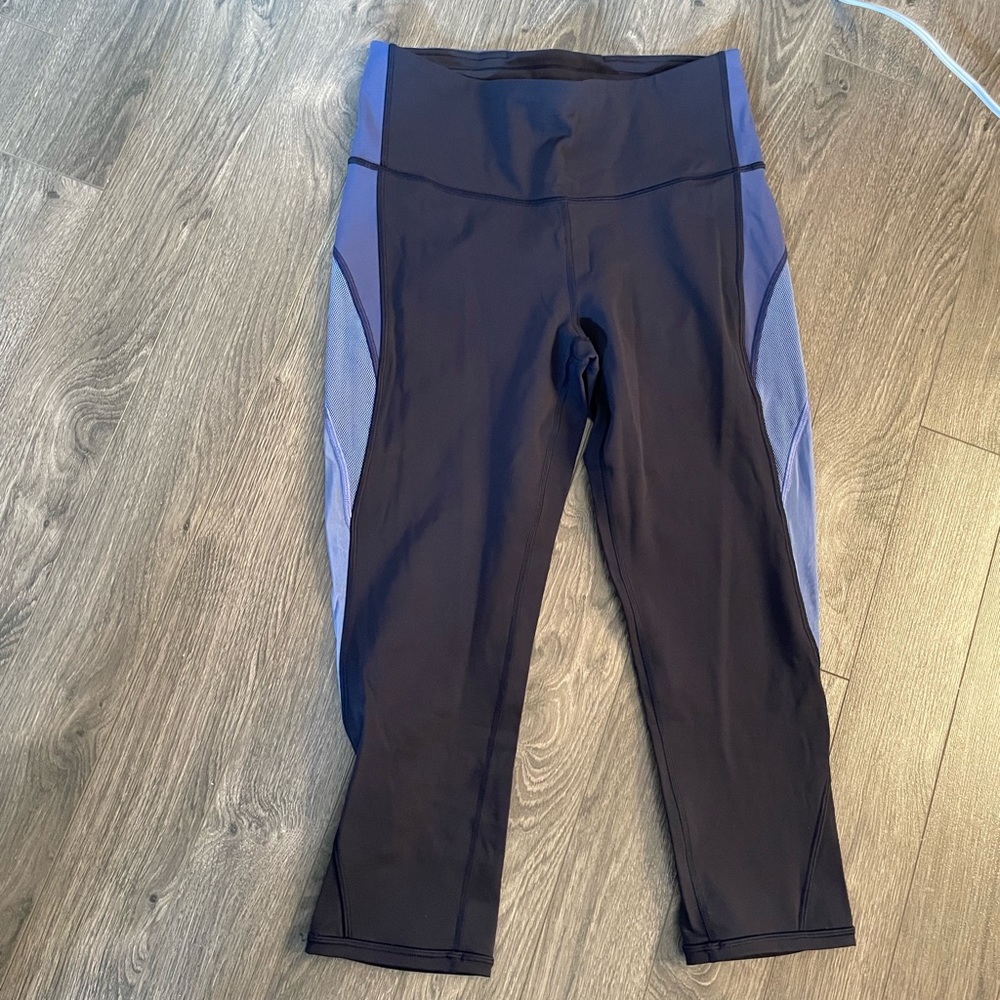 Lululemon 3/4 length leggings - Gently Used- Size 10